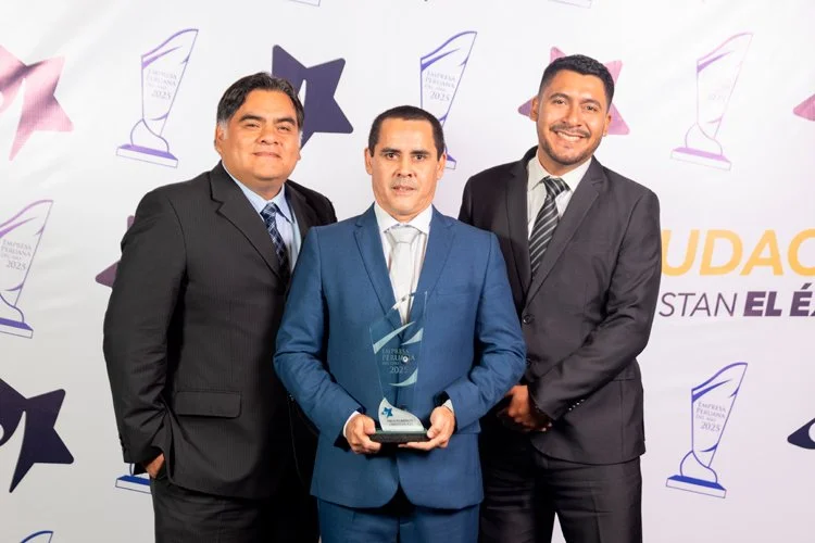 PISOS-POLIMERICOS-Y-CEMENTICIOS.jpg