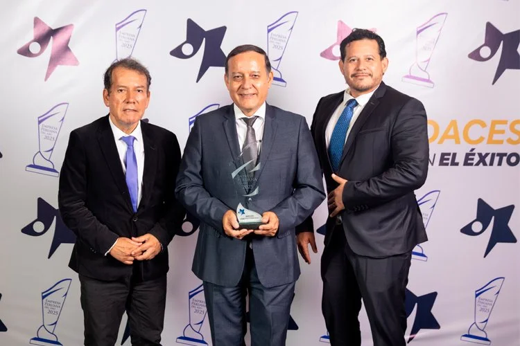 MERCADO-CONSTRUCTORES.jpg