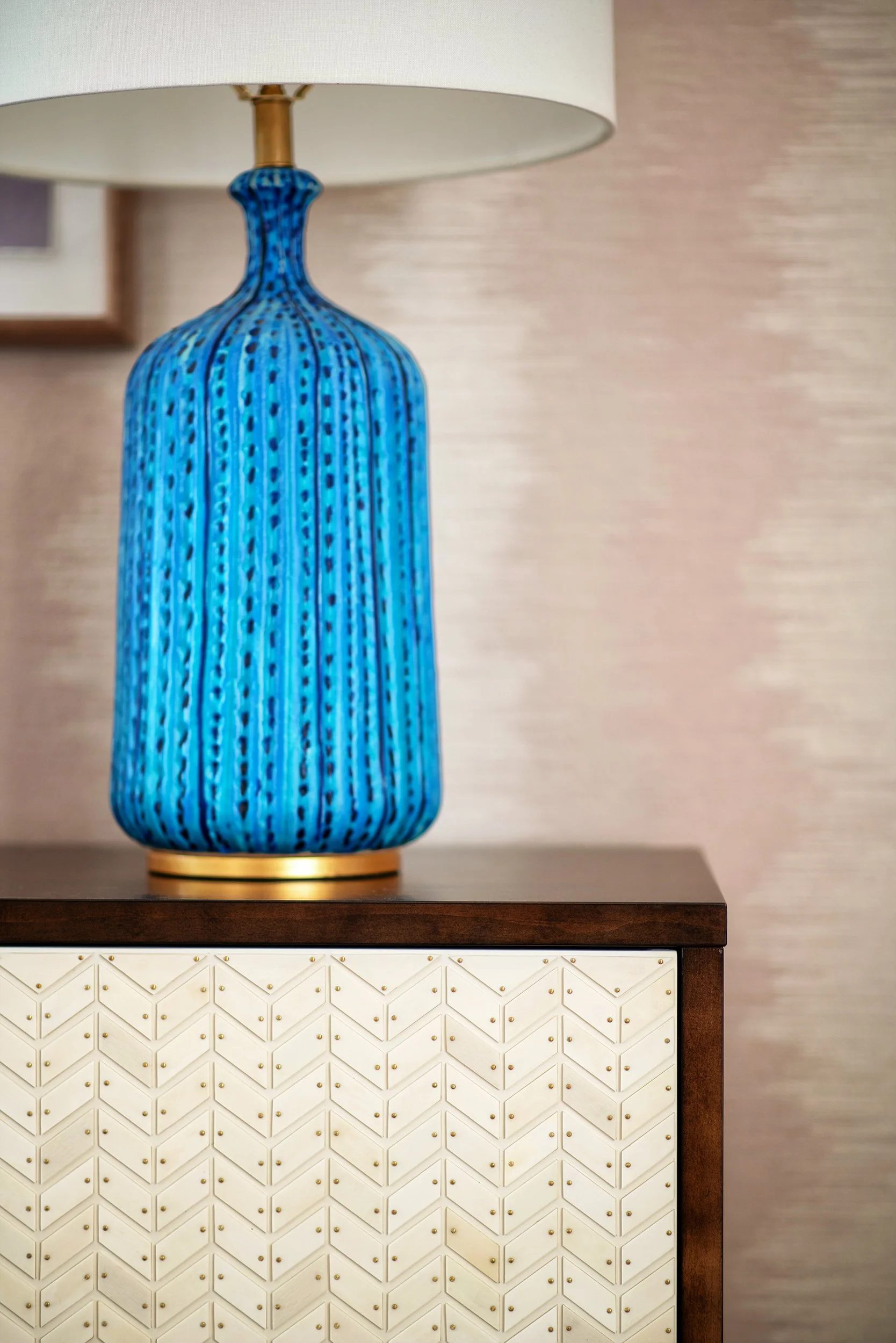 Kylie-Ponton---Martinique---Living-Room---Lamp-Detail.jpeg