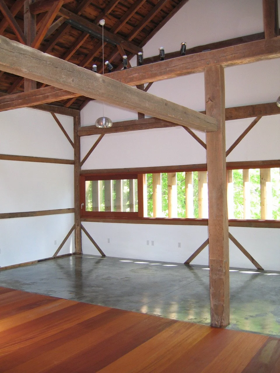 112jasper tall int space.jpg