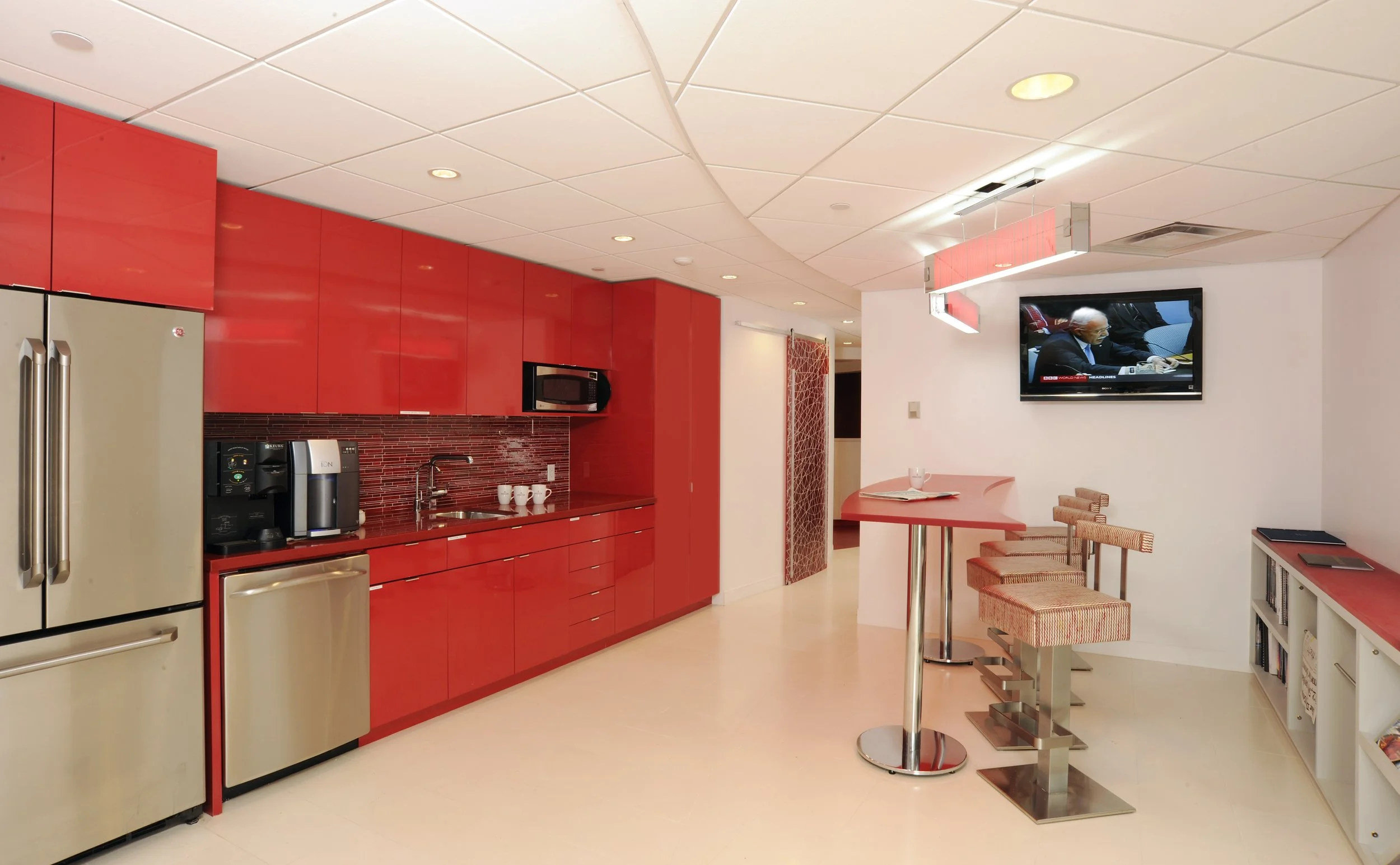 _DSC8113 kitchen.jpg