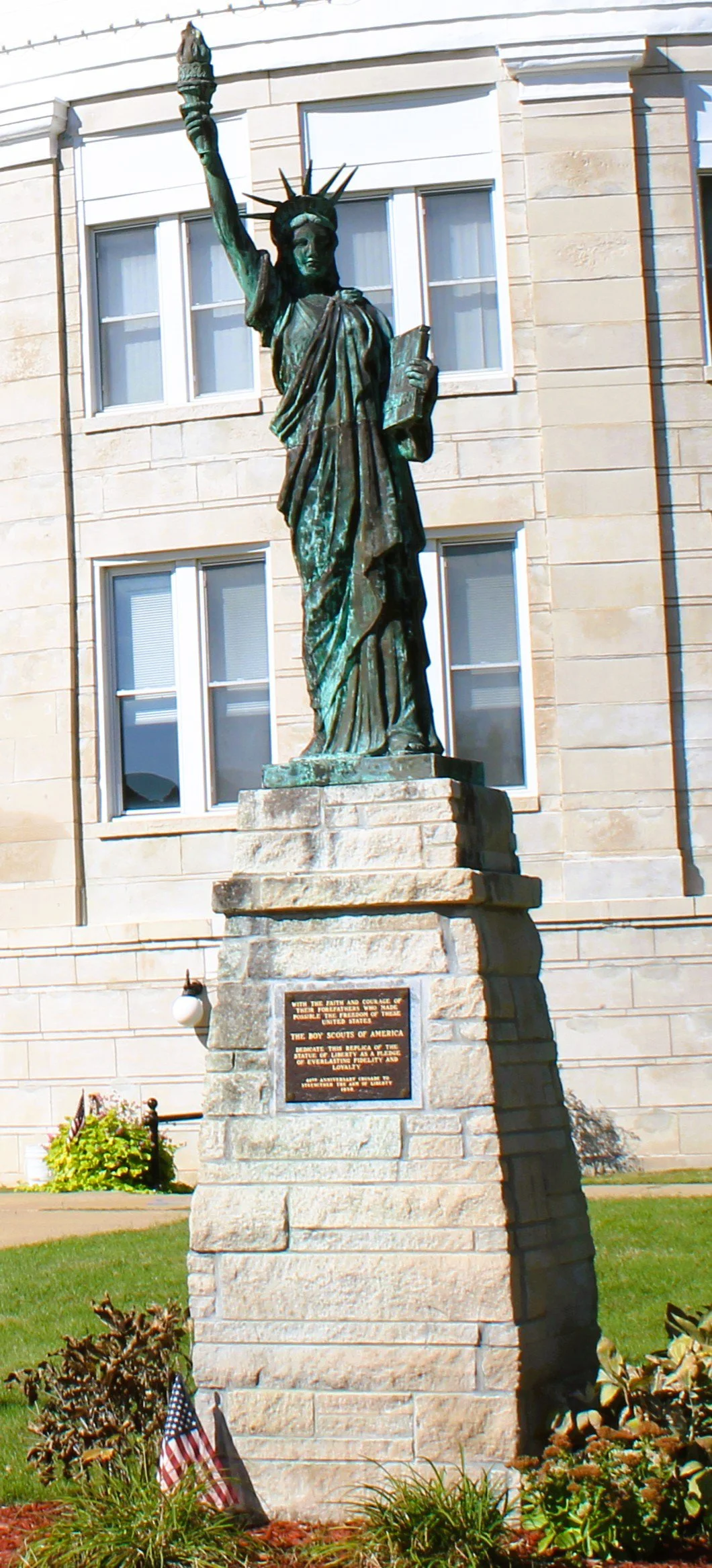 Statue of Liberty in Memphis, Missouri