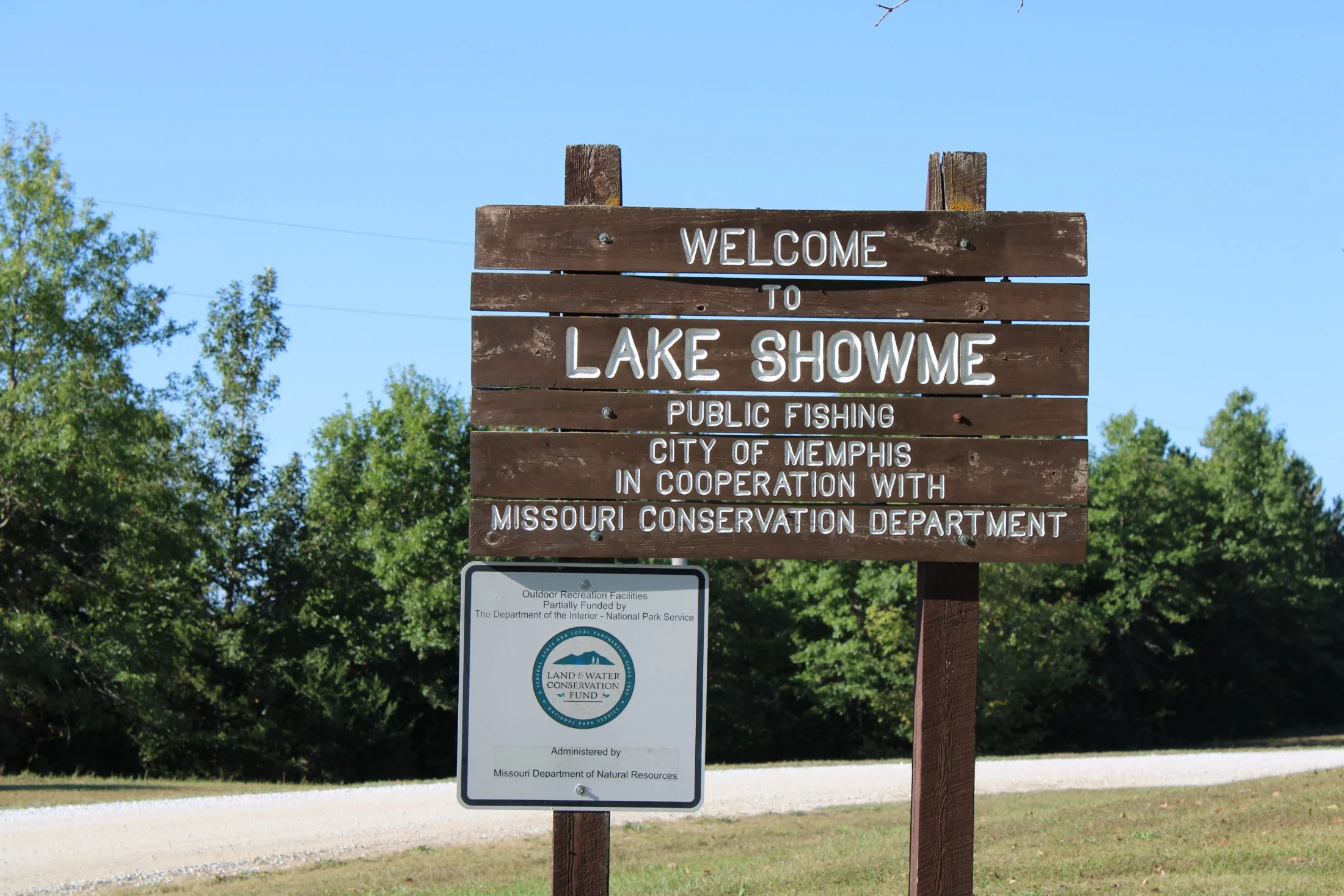 Lake ShowMe Wayfinding Sign