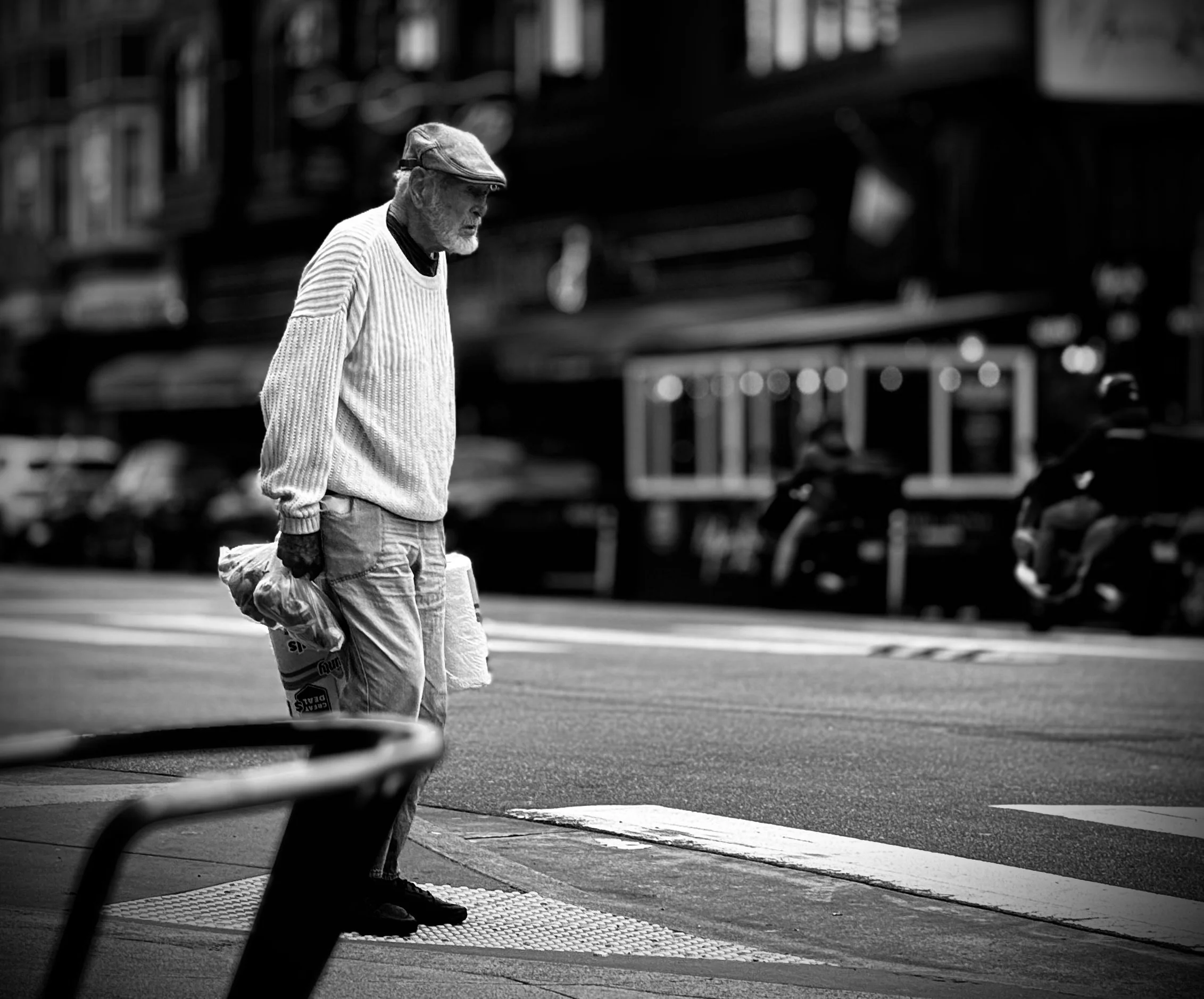 Still He Does Not Move 