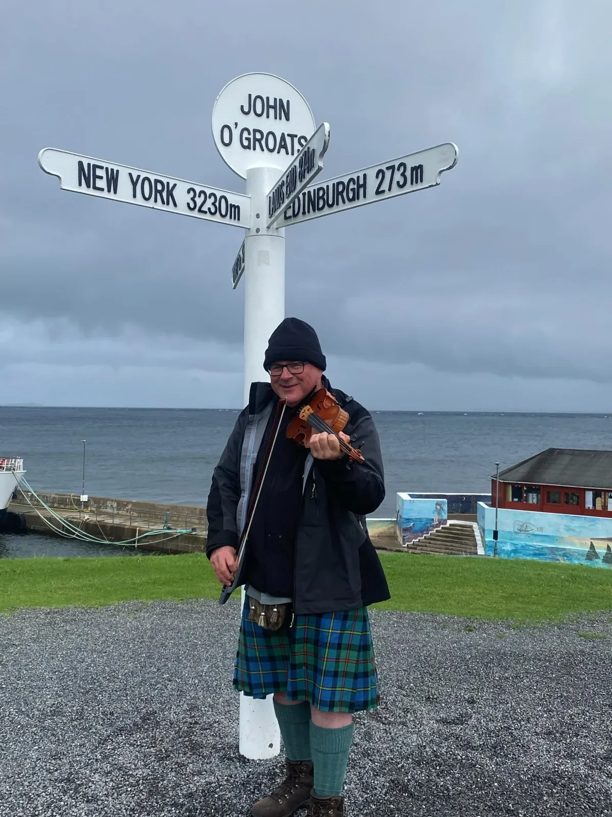 Celtic Christmas Fiddle Workshop Colab with Colin MacLeod (Exact Date and Time TBD, stay tuned!)