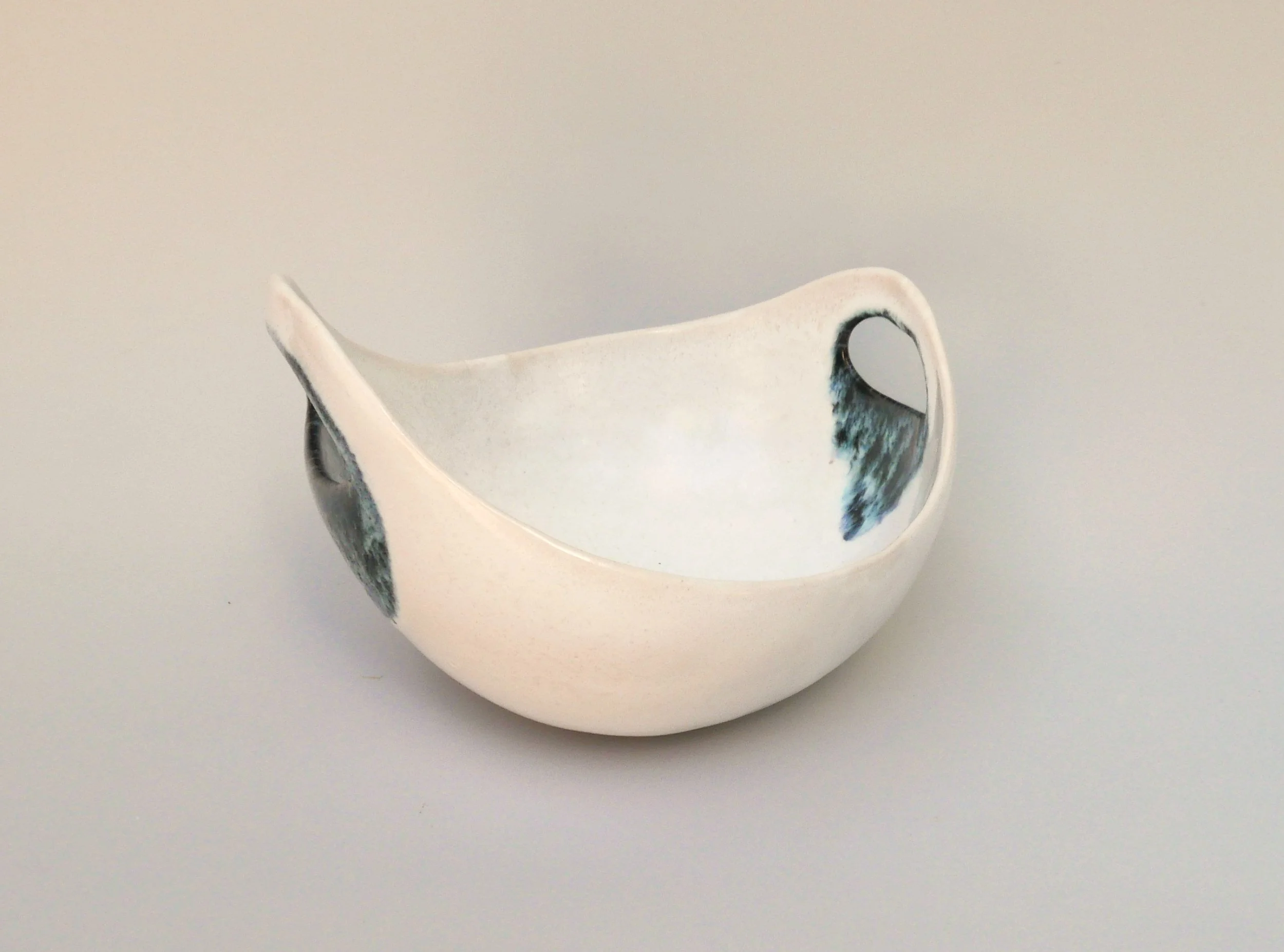 Double Black Handle Bowl. Porcelain. 18cm W x 11cm H x 15cm D.