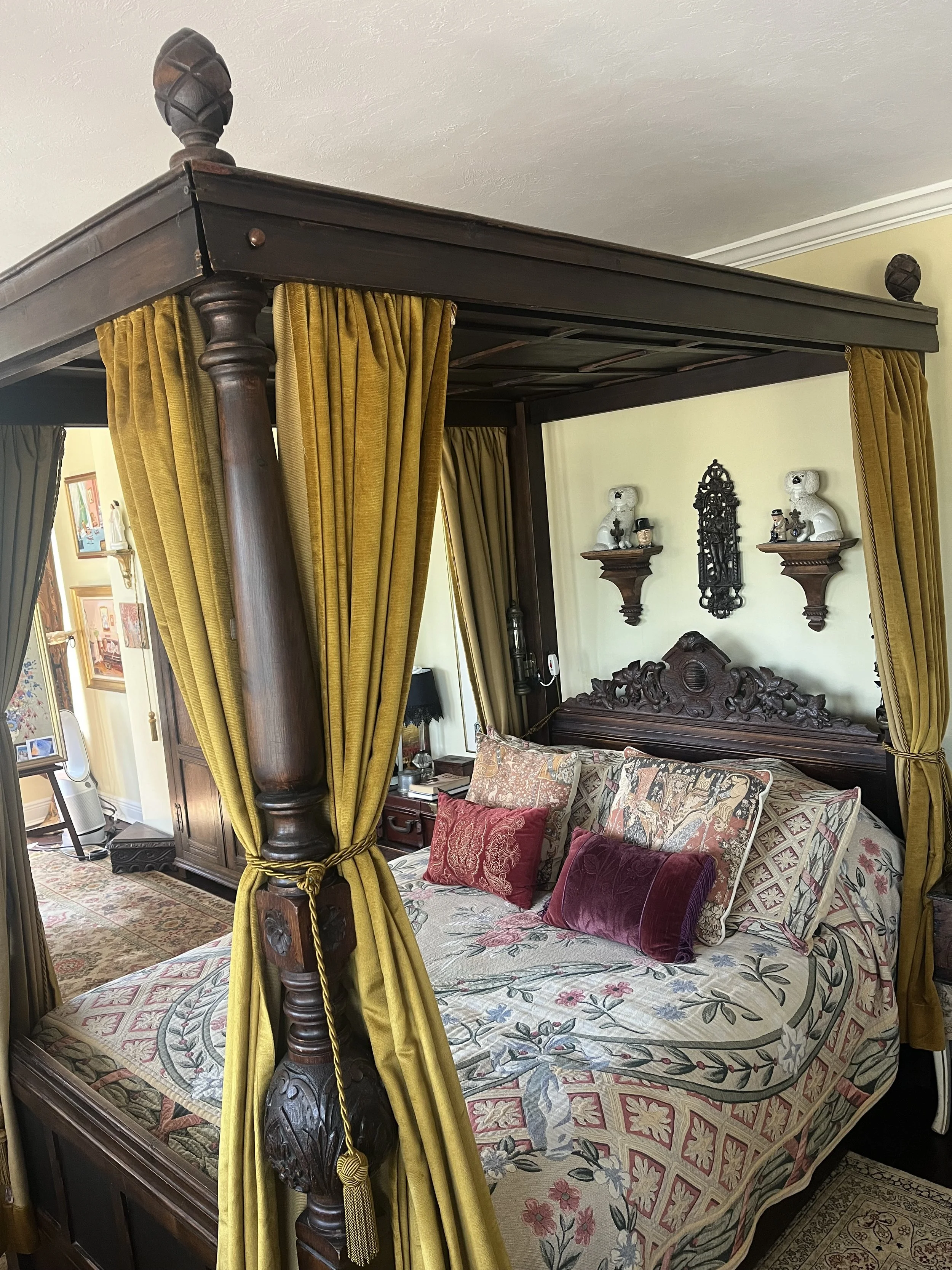 Tudor Bed