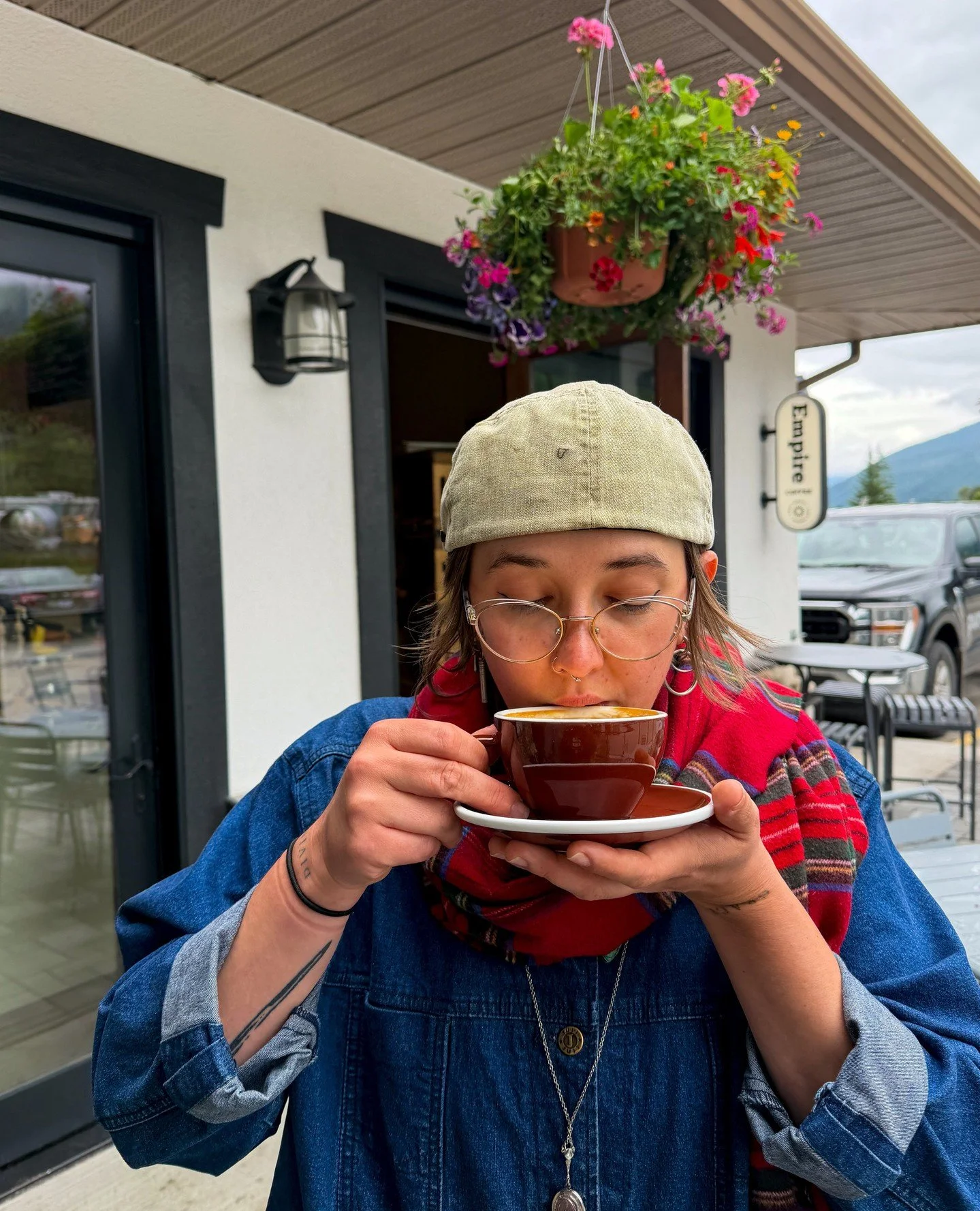 Romanticize these cloudy days with a hot cuppa coffee 🤎
