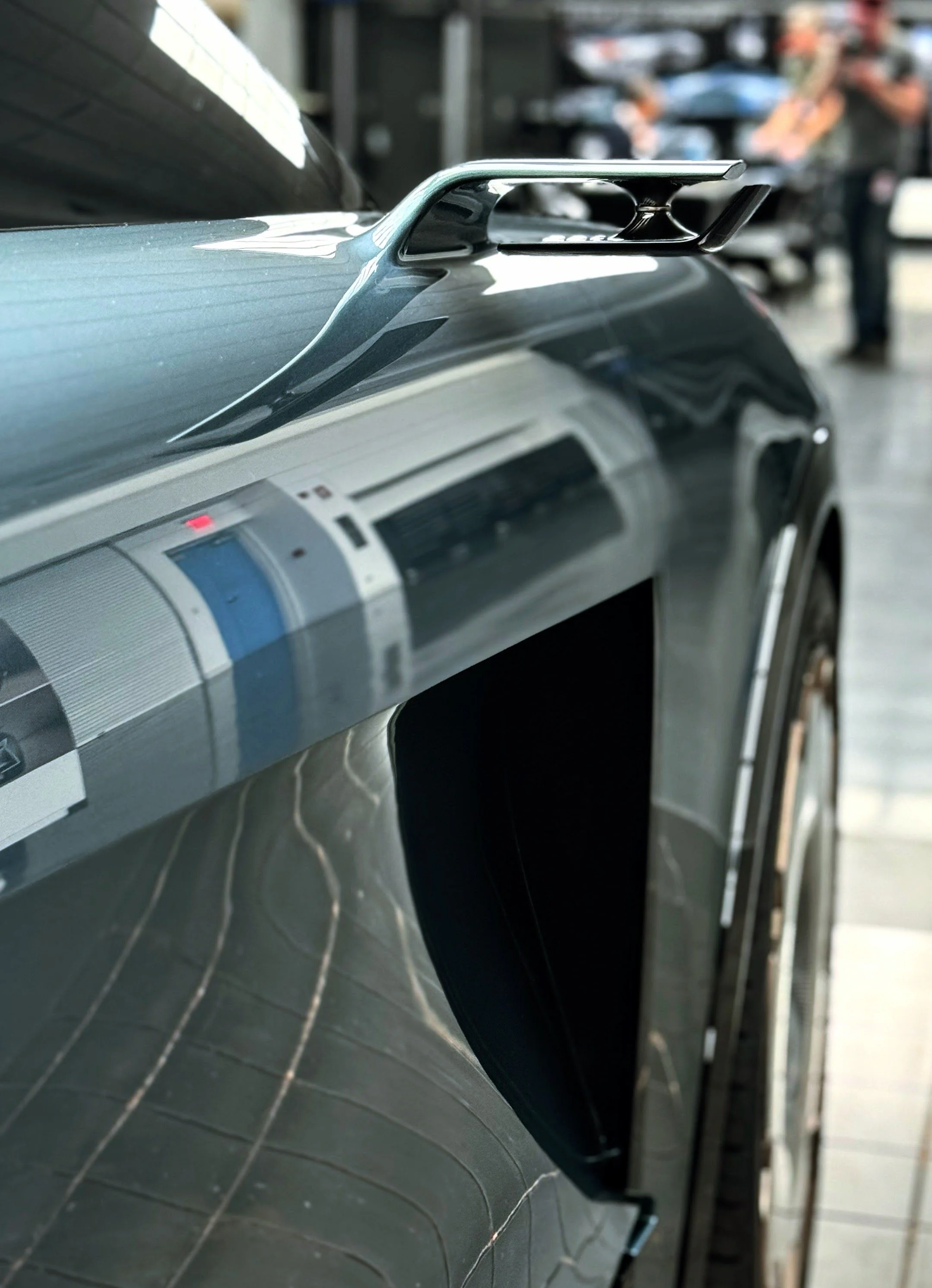 Lexus LS Coupe Concept spindal mirror.jpg