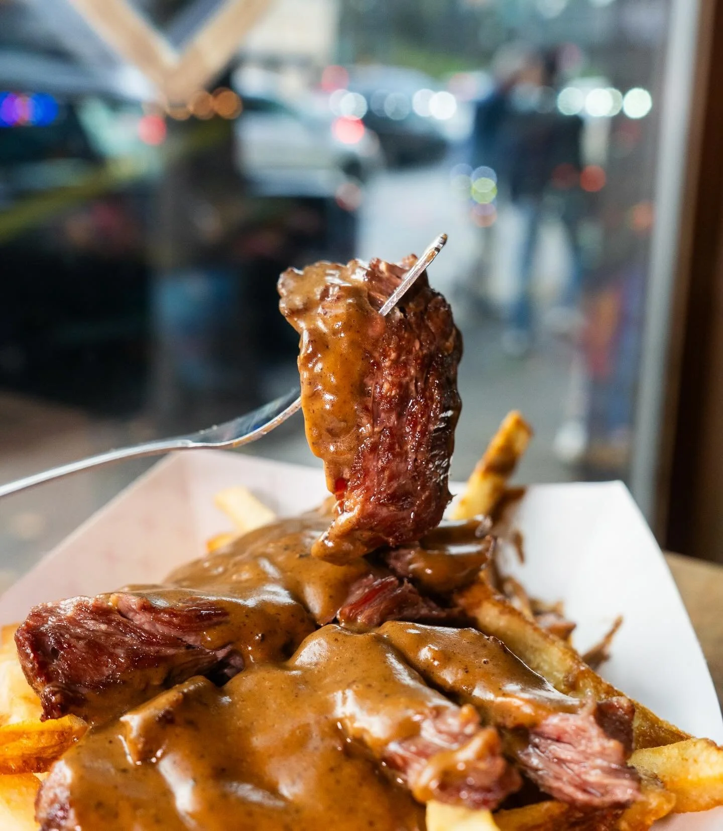 STEAK FRITES! 
Tonight, 5:00pm till sold out. 

Our pals at @downlowburgers are bringing the goods with this once a month feature. 

$25 gets you a 7oz Bavette Steak, with your choice of chimchurri or rich brandy peppercorn sauce. Oh and can&rsquo;t 