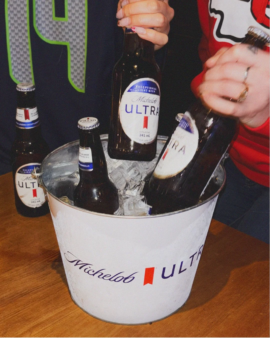 WE'RE BRINGING YOU NFL GIVE AWAYS ALL SEASON LONG. ⁠🏈⁠
⁠
We're Teaming up with Michelob Ultra to bring you some major game day giveaways. With any purchase of a Michelob product (bottle, bucket, pint or pitcher) you're entered into a draw for NFL br