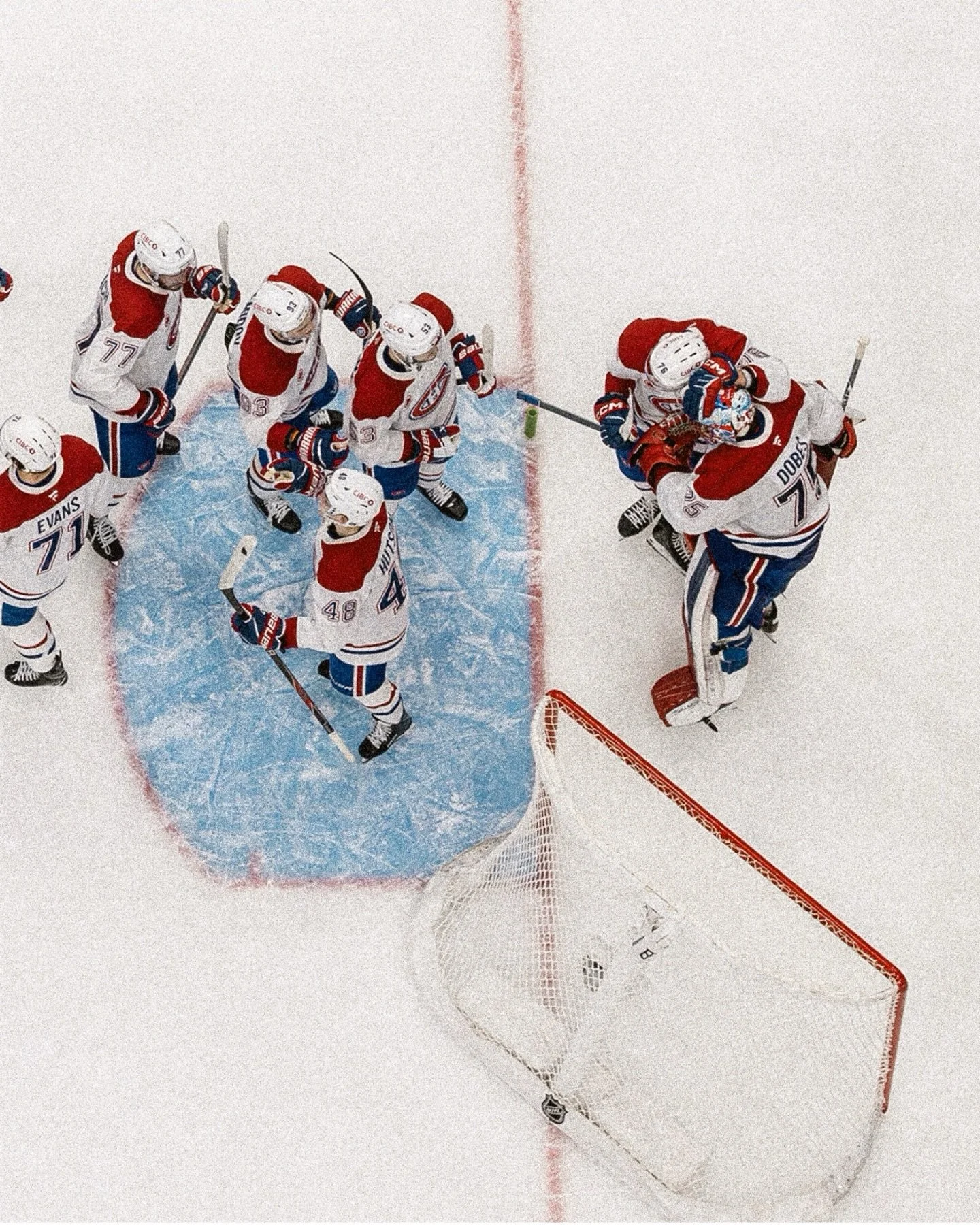 Round 2. No holding back!!! Montreal Canadiens hit the ice against Buffalo Sabres this Wednesday &mdash; puck drops at 4PM!! Big screen. Full sound. Elbows up 🏒 🔥 

Happy Hour rolling &lsquo;til 6 + $6 @strangefellowsbrewing on tap all night.

#van