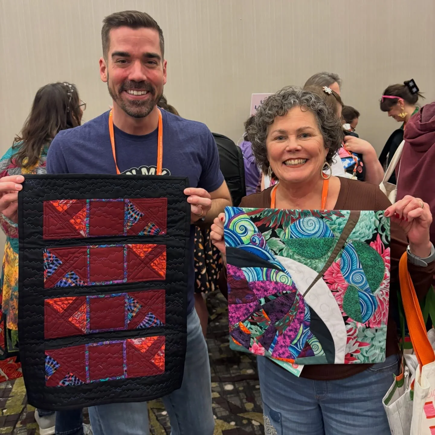 Maureen was my swap partner! We have never met each other and neither of us have participated in a mini-swap at QuiltCon until now. We each challenged each other: I gave her my likes of geometric shapes, darker shade and my favorite color of burgundy