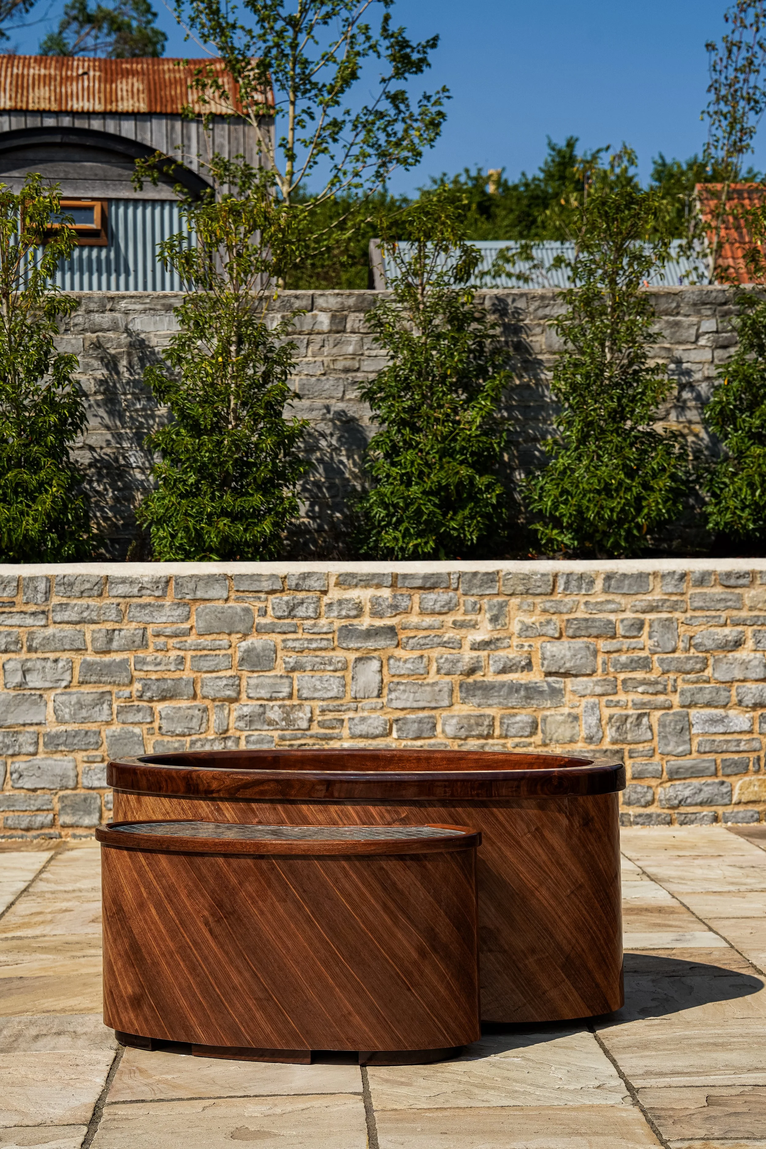 Discover the Mo IceBath: cold therapy, elevated