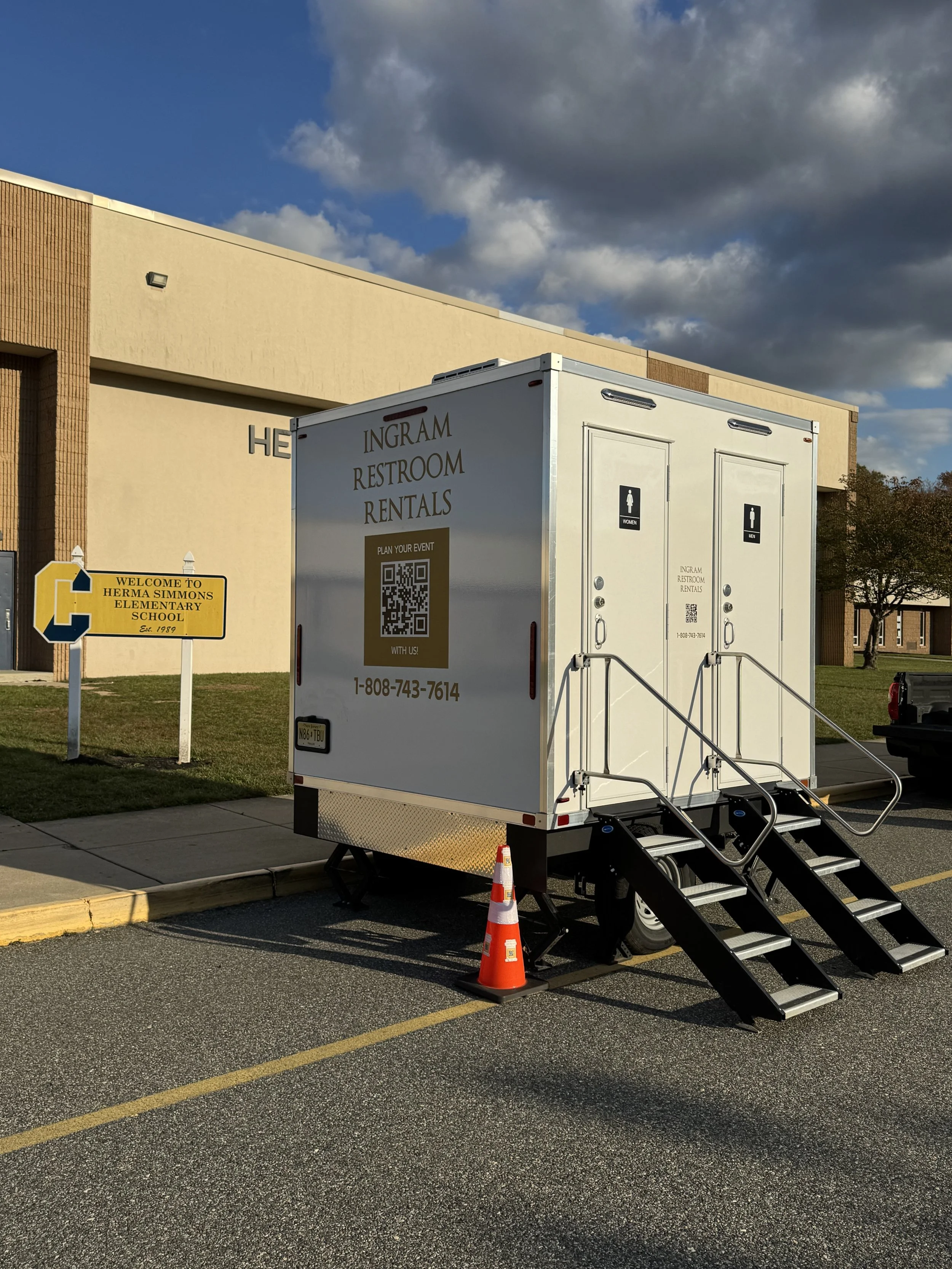 Restroom trailer exterior