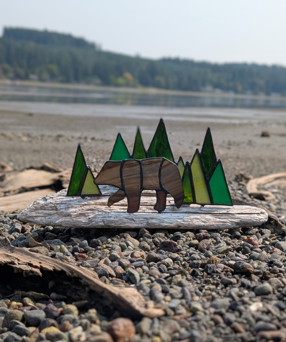 ᏲᎾ Yona (Bear) on Driftwood