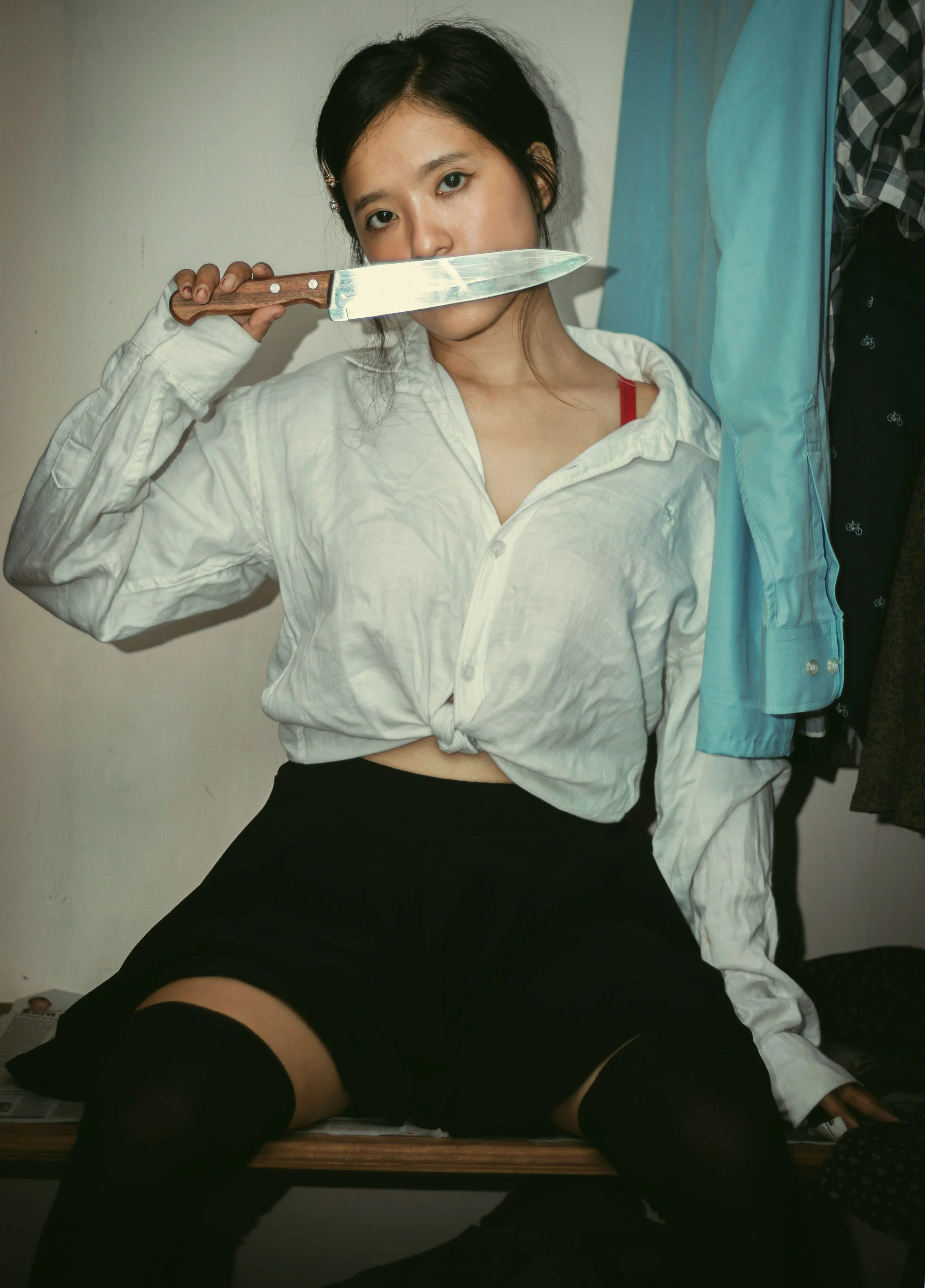 Knife Play Without Cutting: The Art of Sensation, Tension, and Control