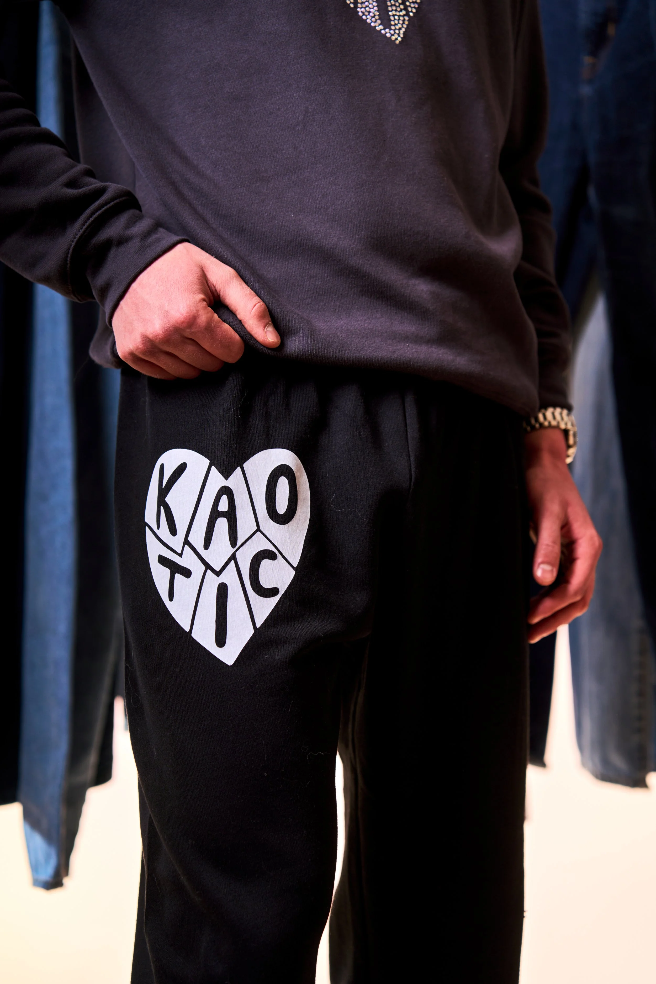KAOTIC Heart sweatpants - black