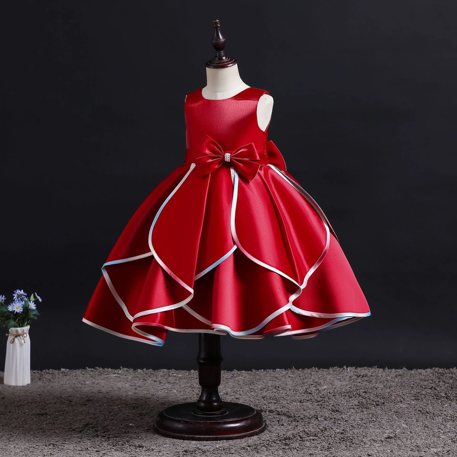 red modest children dress