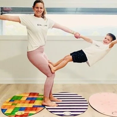 Hold on tight! #littleyogi #yogamat #babyyoga #kidsyoga #ootdkids #yogainstructor #noscreentime #healthykids