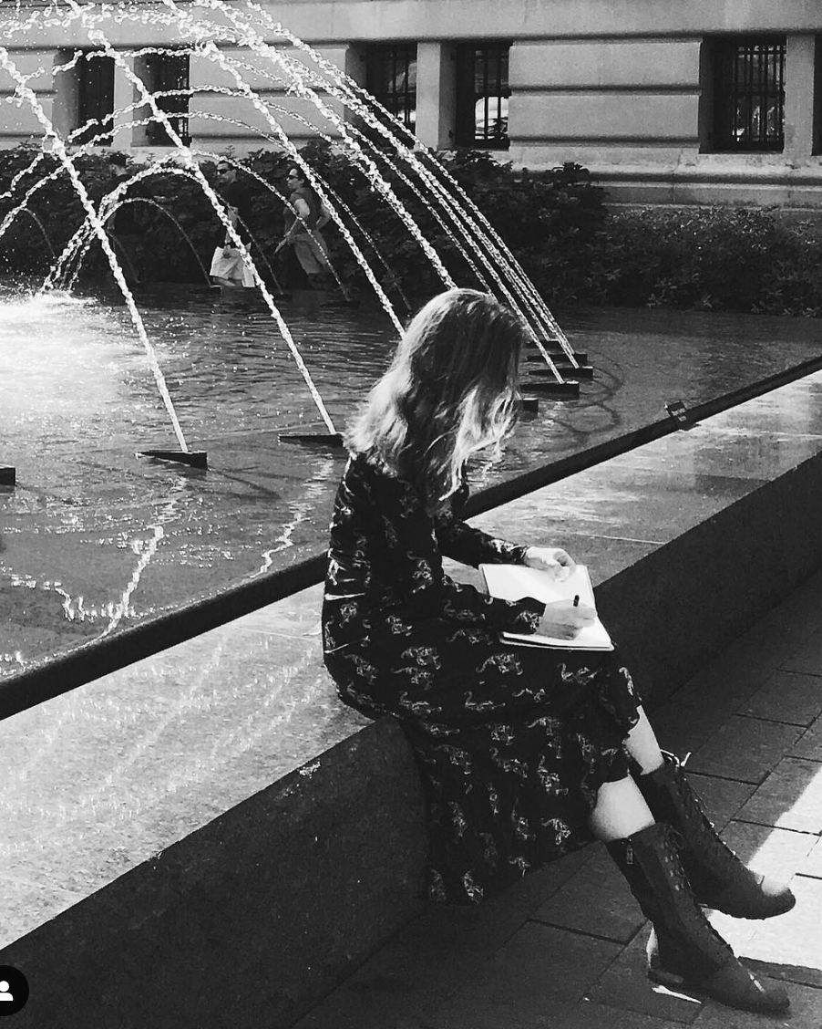  Fall 2016- sketching outside the Met for a SOREL campaign. I was chosen to be part of the campaign as an aspiring illustrator, and was able to shadow artist Katie Rodgers in her studio for a week in NYC. Watching Katie work as a professional artist 