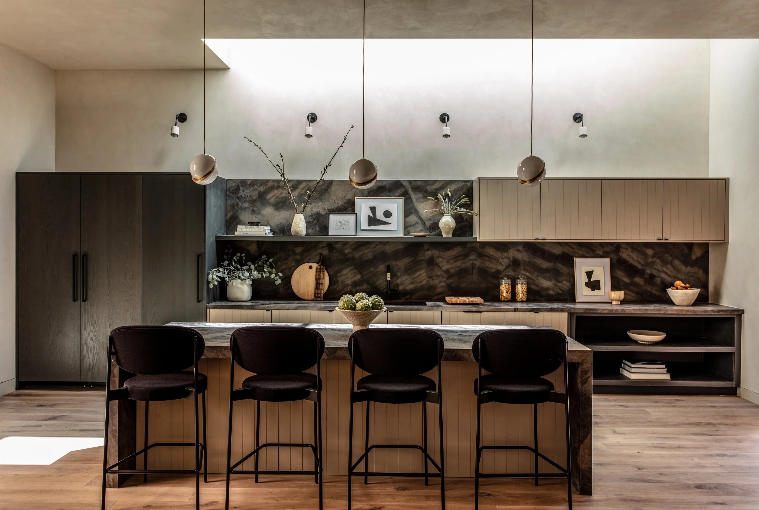private office interior design in venice, california by talia laconi. new build renovation completed in 2022.