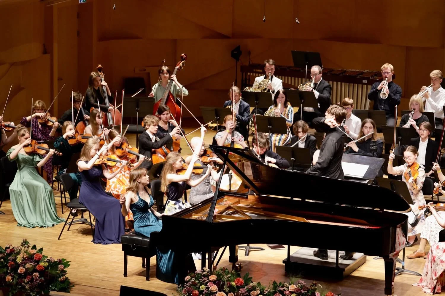 Tähe-Lee Liiv. 2022.06 Soloist with Tallinn Music Highschool Orchestra-2.JPG