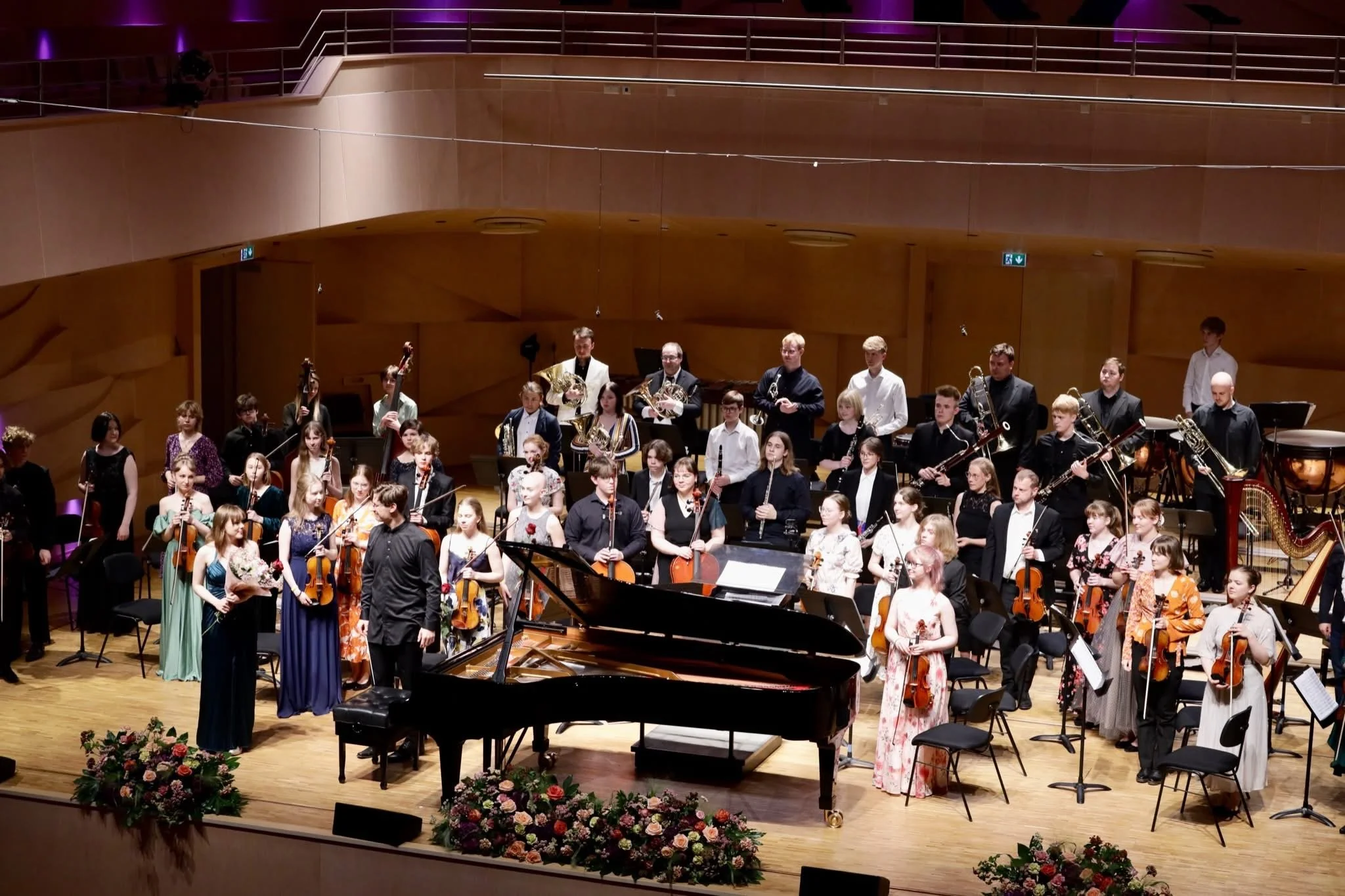 Tähe-Lee Liiv. 2022.06 Soloist with Tallinn Music Highschool Orchestra-3.JPG