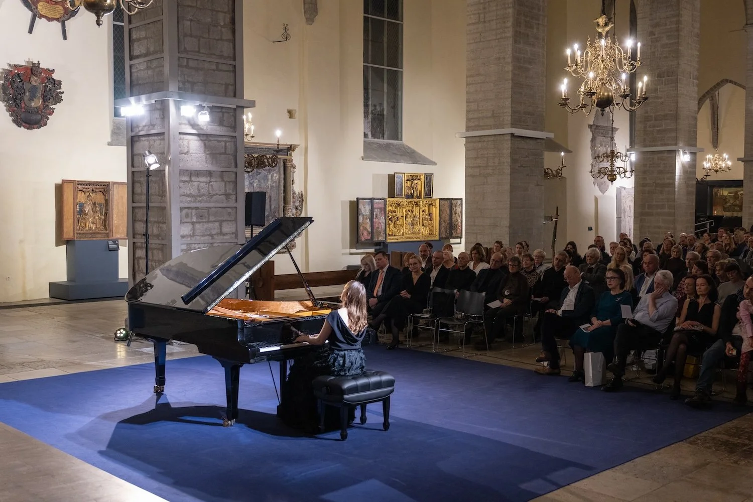 2026.03.13 Merko poolt Niguliste Kunstimuuseumile kingitud Estonia klaveri esitluskontsert-30.jpg