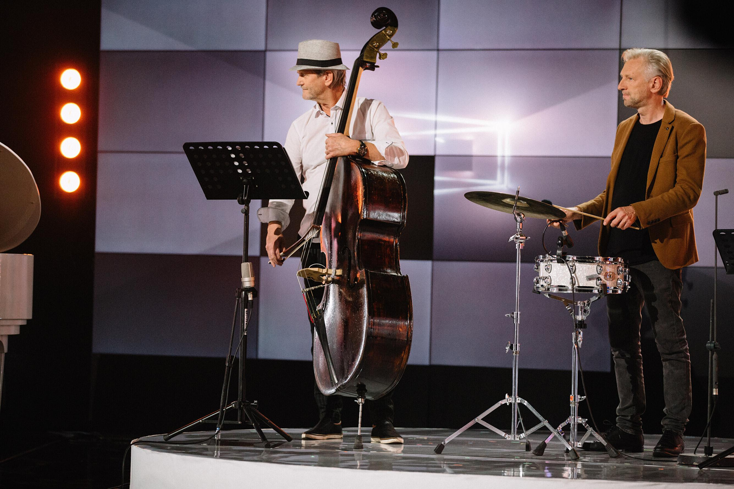 Tähe-Lee Liiv. Klassikatähed. Parafraas 6. Ken Mürk.1.png