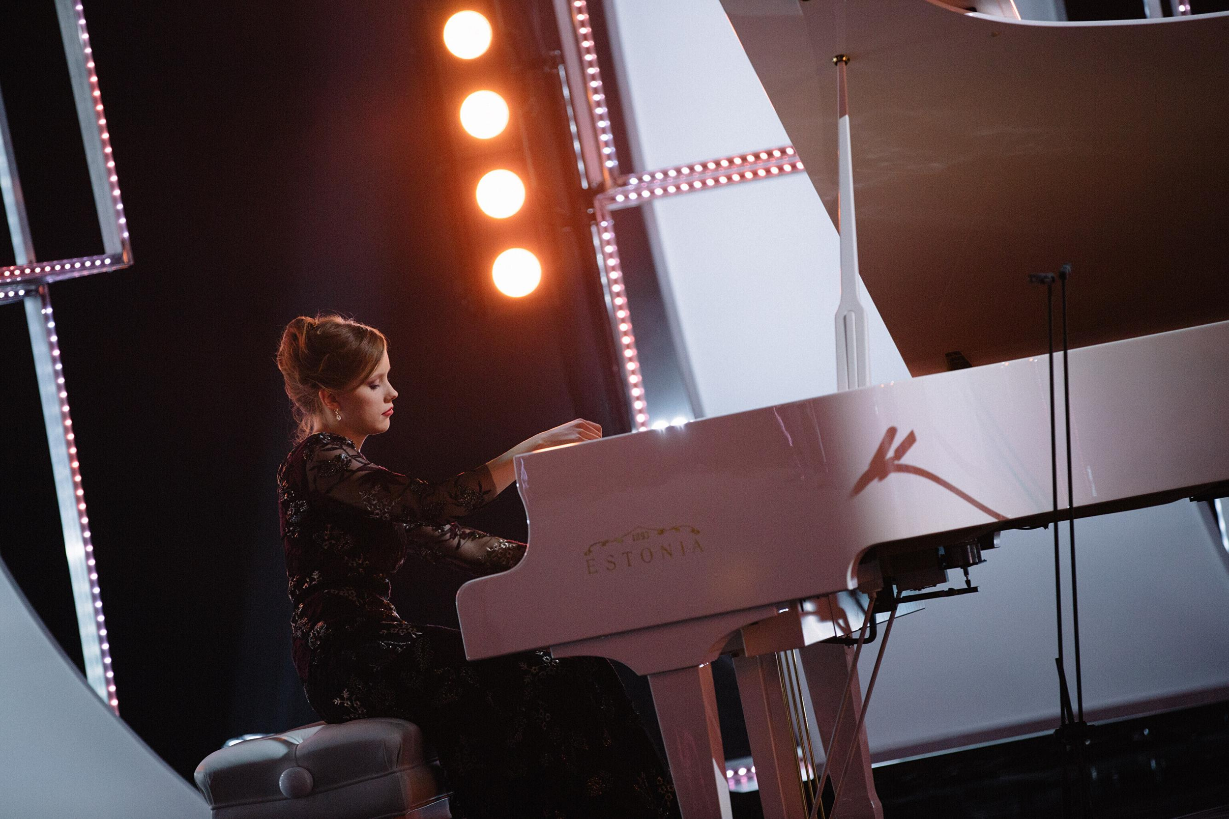 Tähe-Lee Liiv. Klassikatähed. Parafraas 6. Ken Mürk.2.png