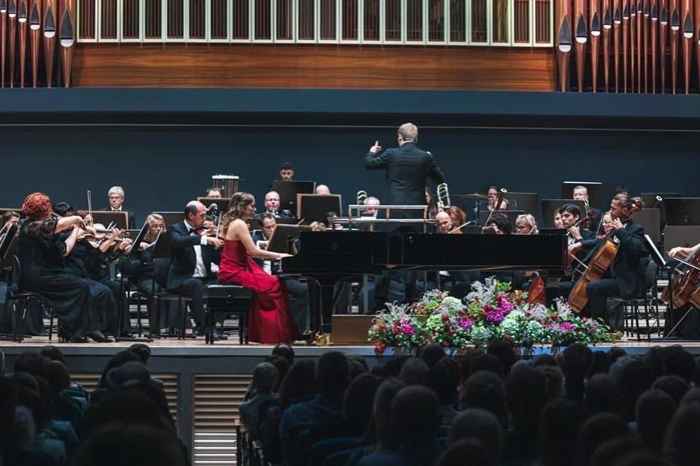 Tähe-Lee Liiv. 2022.09 Soloist with Vanemuine Symphony Orchestra-2.JPG