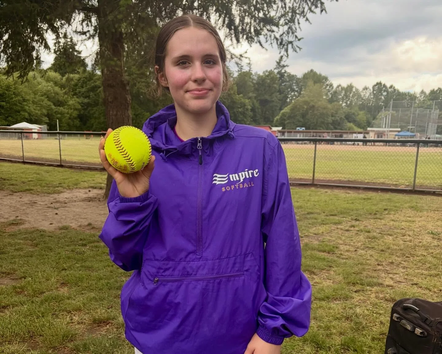 HOME RUN ALERT 🚀

Emily B came through in a big way, crushing a 2-run homer and giving the offense a huge spark! 💥

She stepped up and delivered when it mattered, driving in two runs and helping keep the momentum rolling.

Keep swinging it, @emilyb