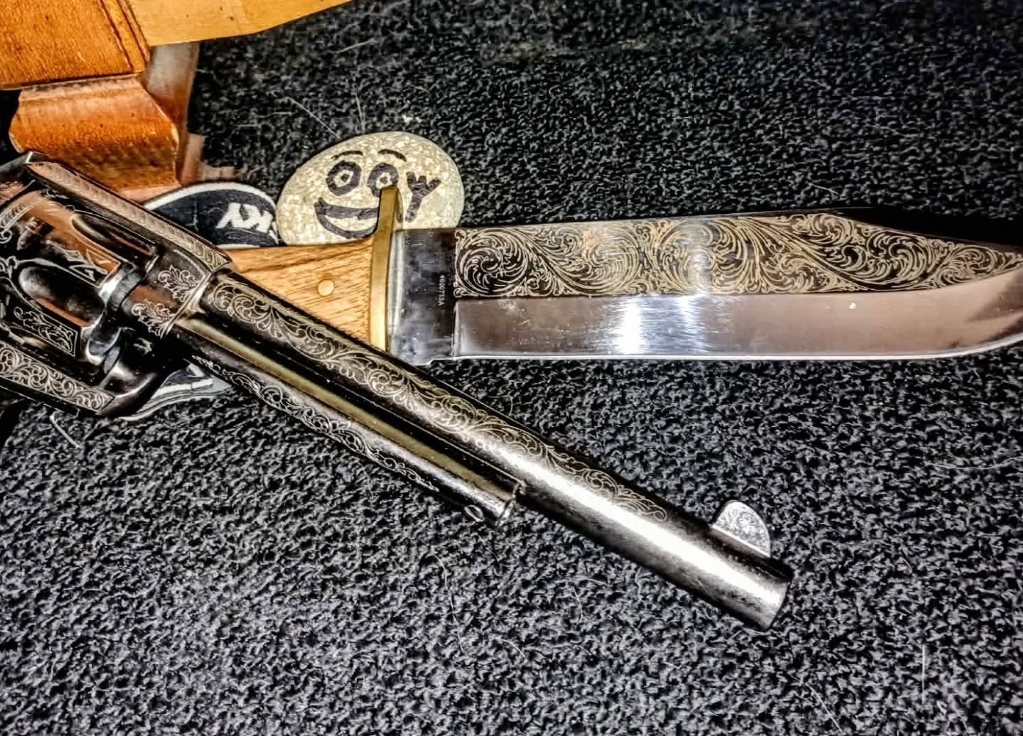 @smyles1776 doesn&rsquo;t do &lsquo;stock.&rsquo;
We matched his knife to the scrollwork on his six‑shooter, built out his Capt. Smyles pirate sword, dropped a fresh badge and plate frame on the Zombie Response vehicle, and branded his Leatherman so 