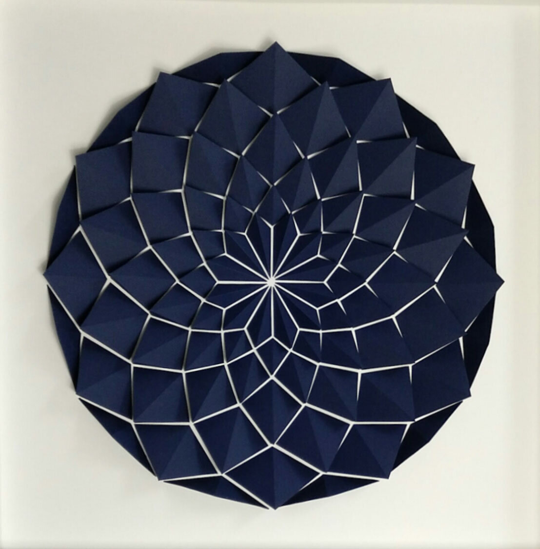 Version 2 | 52 x 52 x 2.6cm | 700 USD
