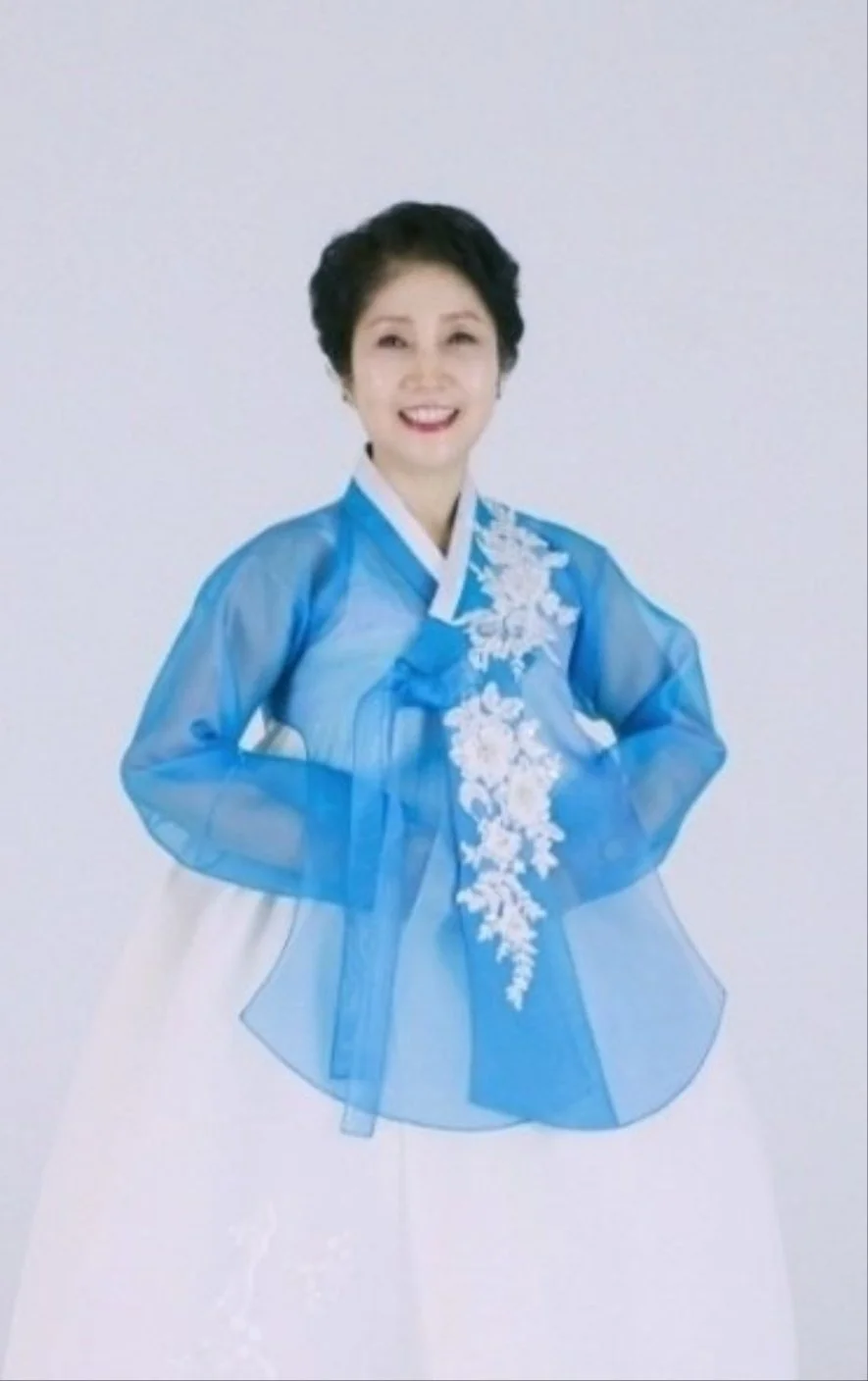 10. Hanbok outing, model art photo, 885 x 1408 pixels.jpeg