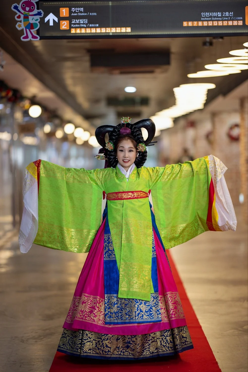 4. At Gyeonghoeru, model art photo, 1001 x 1500 pixels.jpeg