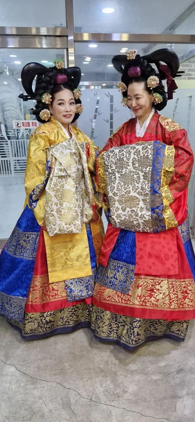 5. Queen, model art photo, 665 x 1440 pixels.jpeg