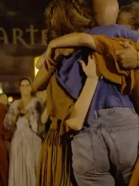 Come&ccedil;ou como um encontro entre corpos e mem&oacute;rias perdidas na Hist&oacute;ria.
Cresceu como um grito coletivo e transformou-se em algo que queremos fazer permanecer no tempo, para que n&atilde;o se repita o apagamento.

O Grito das Baili