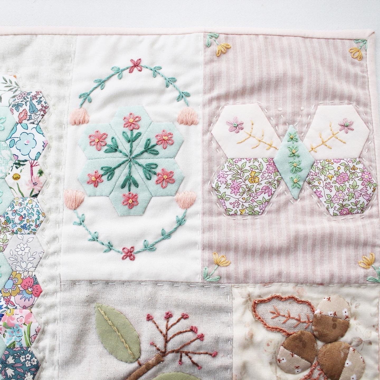 Seasonal Sampler Mini Quilt | Create and Inspire Today — Vintage Sewing Box