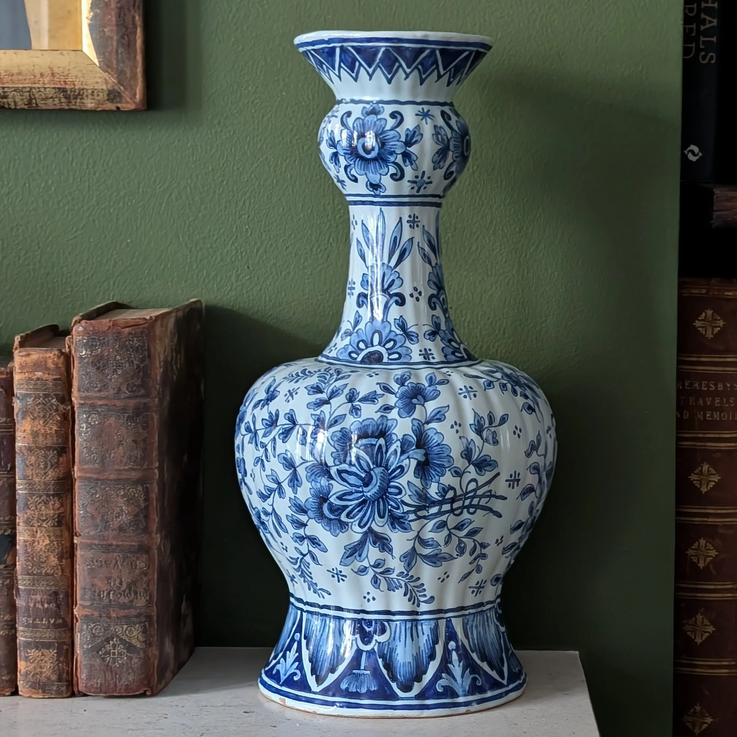 A blue and white Delft vase