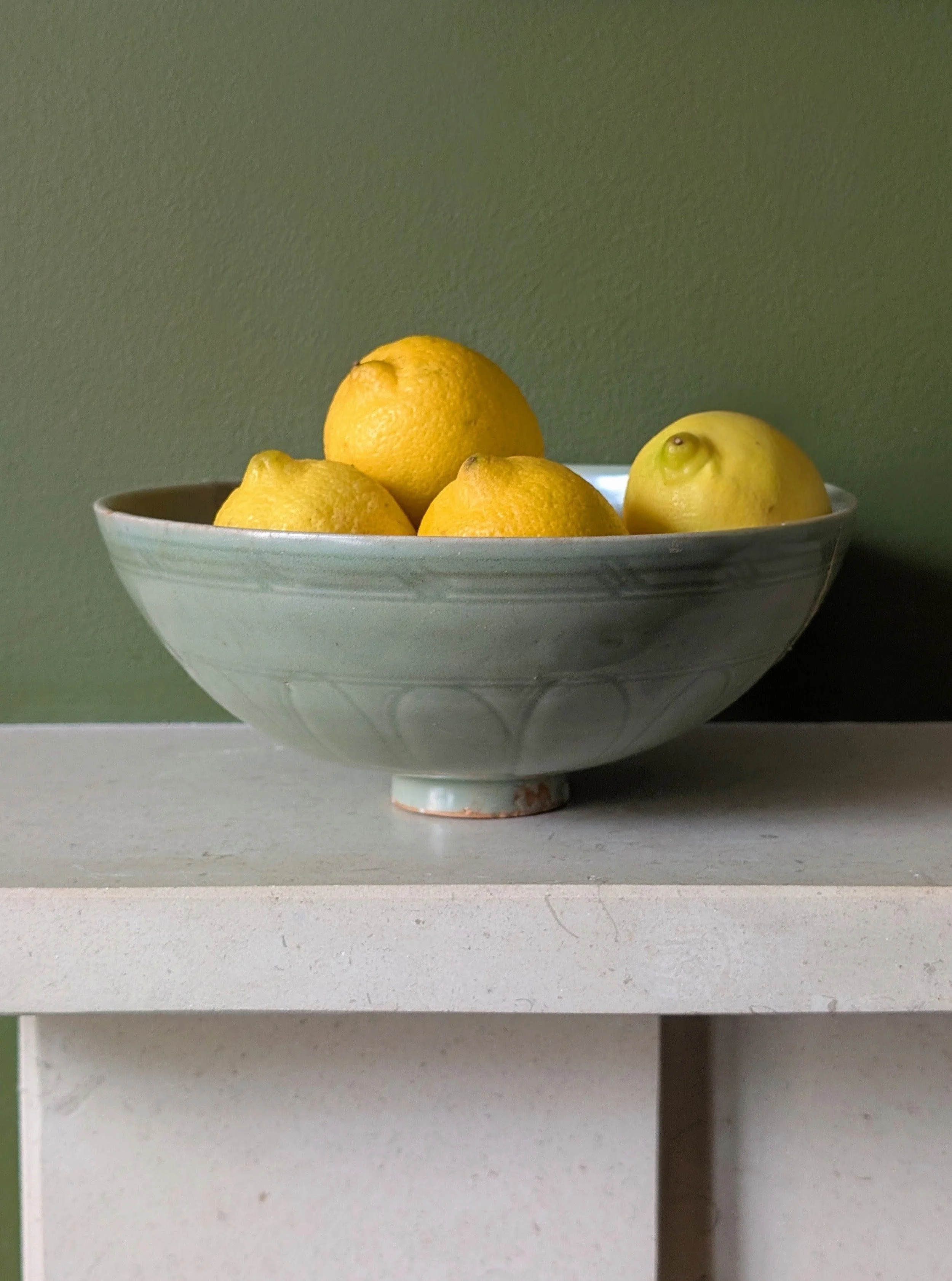 A Chinese Longquan celadon bowl