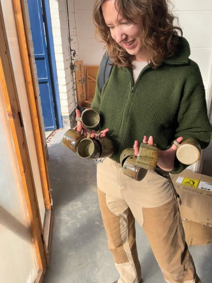 Sunny caught my cuteness aggression coming out when I first saw these mugs aha last pic the lighting is all wrong because I took it at 7pm by the light of a heater lol but v happy with how these cuties turned out and especially how the cobalt looks o