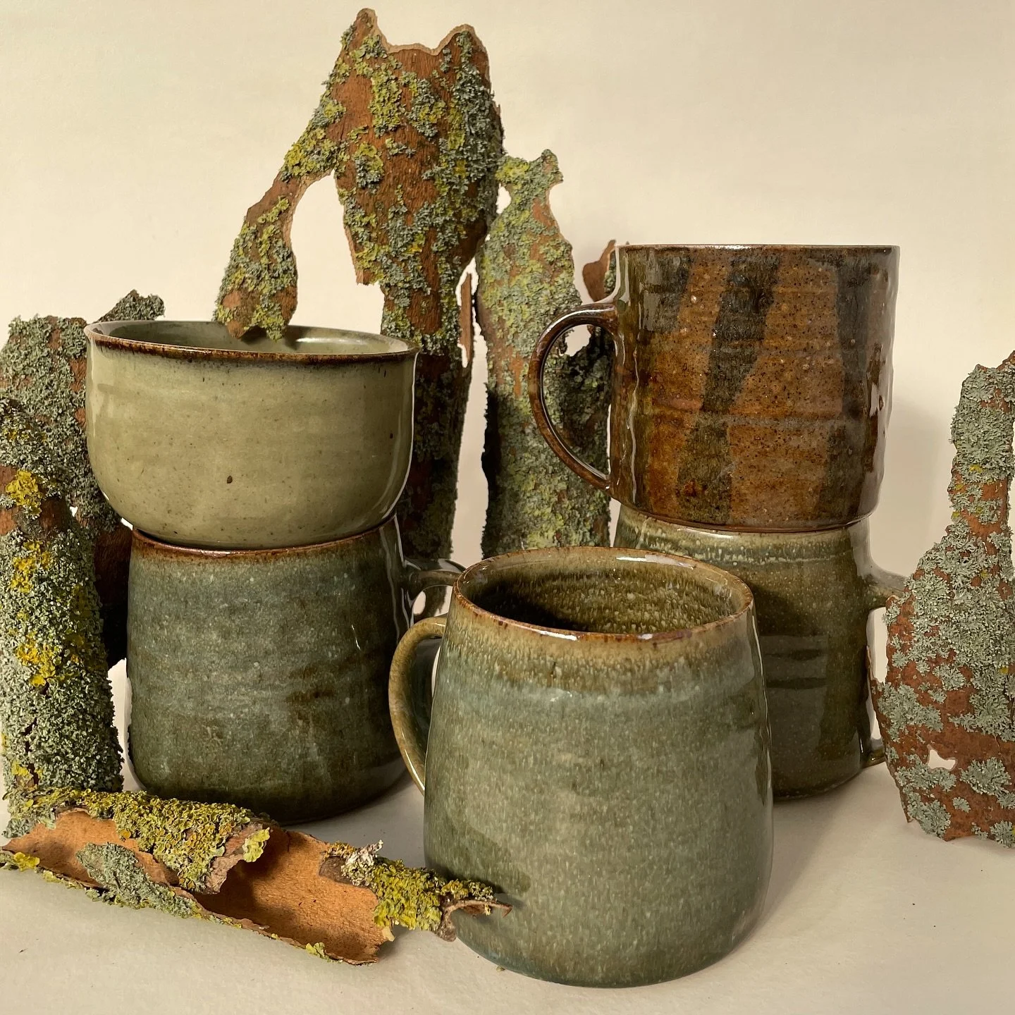 Been cycling past these London plane bark pieces for the last few days like why am I so drawn to these colours then it all makes sense when I realise it&rsquo;s exactly what I&rsquo;ve been trying to achieve with my gas kiln glazes aha all roads lead