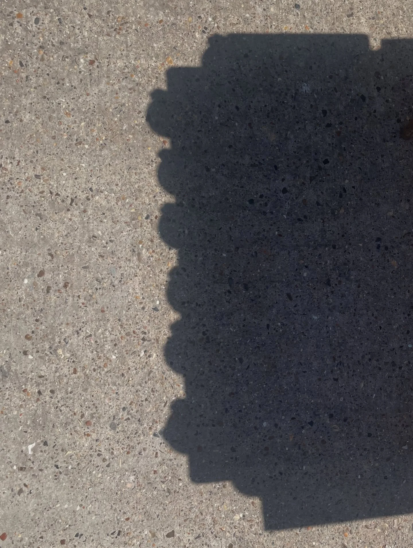 This week in the studio
Updated my online shop this weekend with lots of mugs, thanks for all the orders so far! 
Glazed a mug commission, all 112 are currently in the kiln so pray for them 🤞🏻🤞🏻
Made some nice big serving bowls for a future gas k