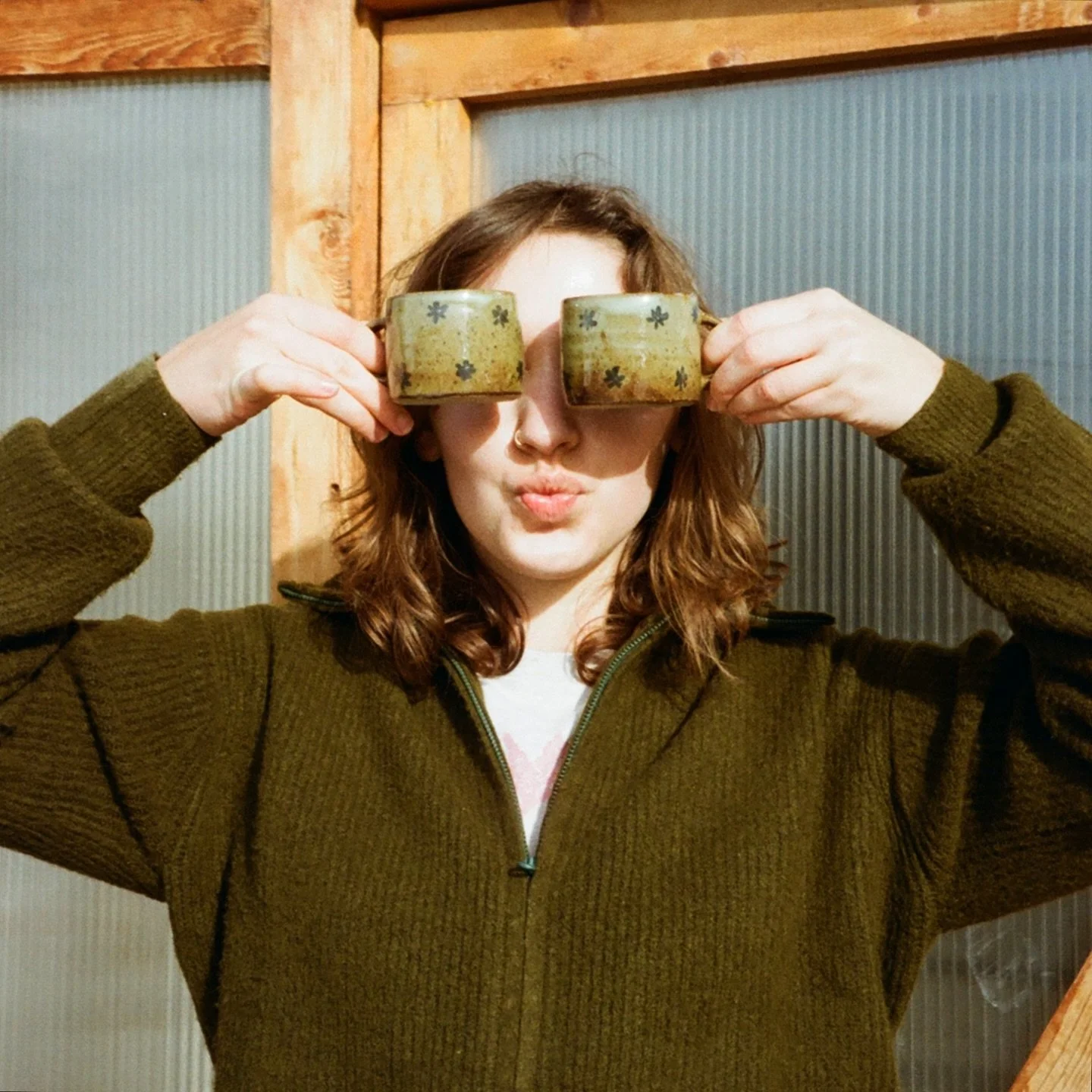 Mugs 4 eyes 
Leanne took the nicest pics of these mugs ever and I&rsquo;m so thankful! Who knew putting some effort into photographing your pots not just a quick snap on your phone makes them look better&hellip; 🫠 
Feel like all I&rsquo;ve posted ab