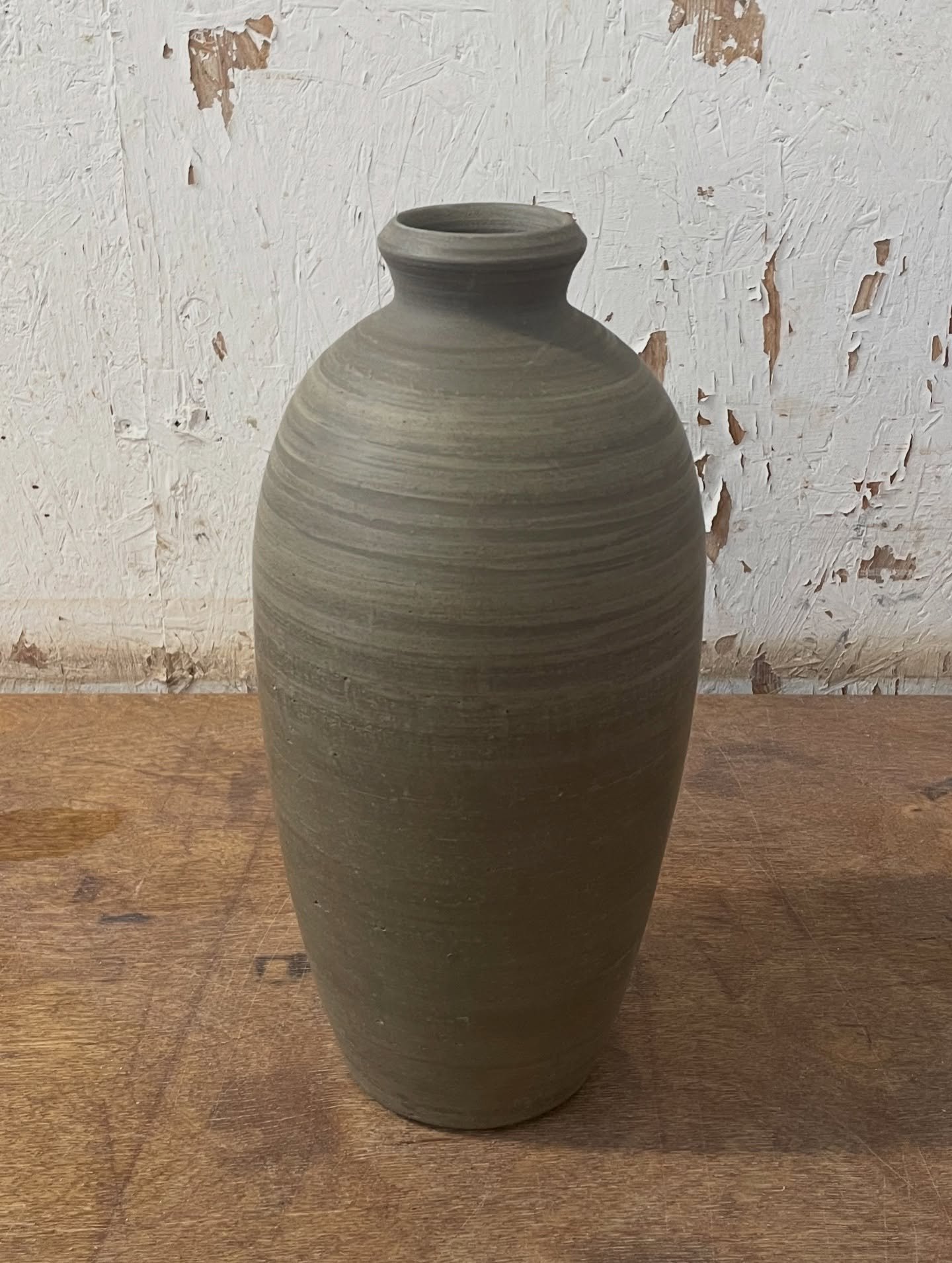 Last week in the studio
Finally got around to trimming this vase, made and trimmed some fermentation jars for a market in early March, 3rd slide is the trimmings from both being slaked down as I added water to them, always a fun watch and then some b