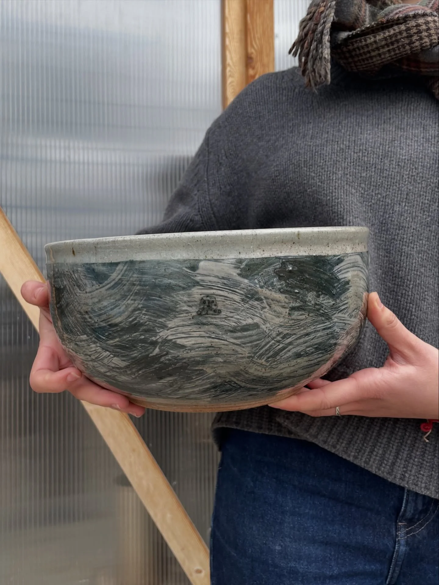Big bowl commission, stormy seas with bobbing seals as it&rsquo;s headed to a Scottish island.
Family friend said they need a bowl for mixing their bread in, haven&rsquo;t made one this size in a while so very pleased it didn&rsquo;t warp and the let