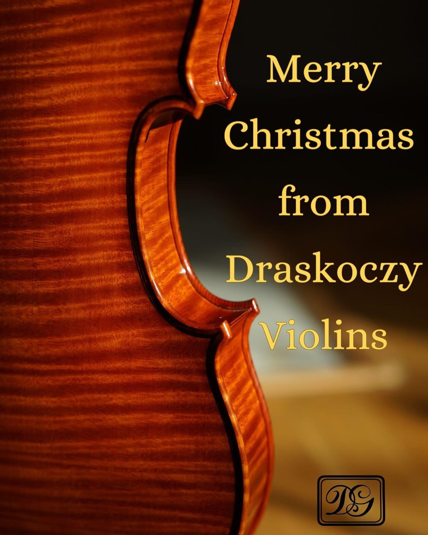 I hope this year has been full of joy and that you all have a restful Christmas and very Happy New Year!

#draskoczy #draskoczyviolins #christmas #holiday #bestwishes #festive