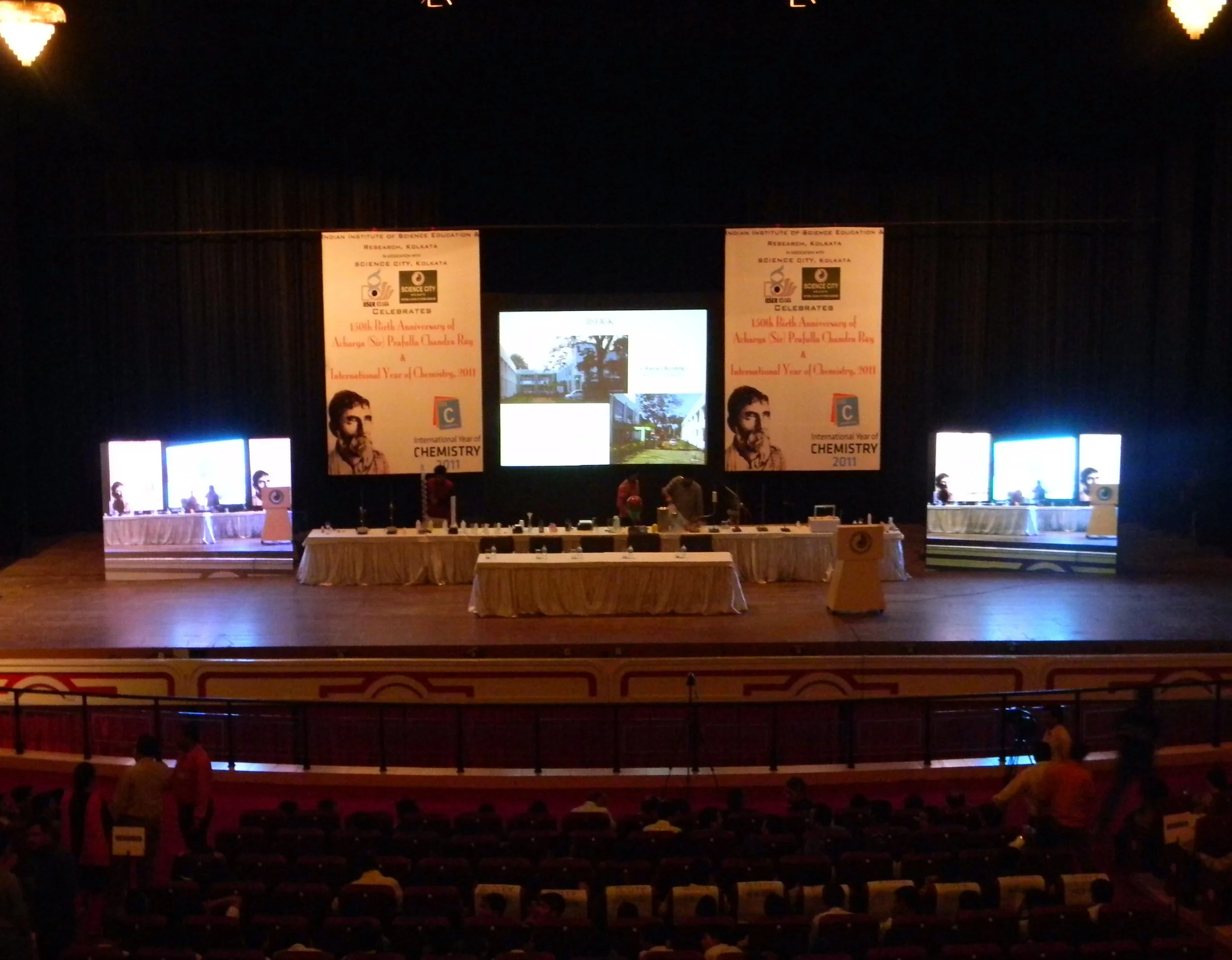 Stage for the experiments.